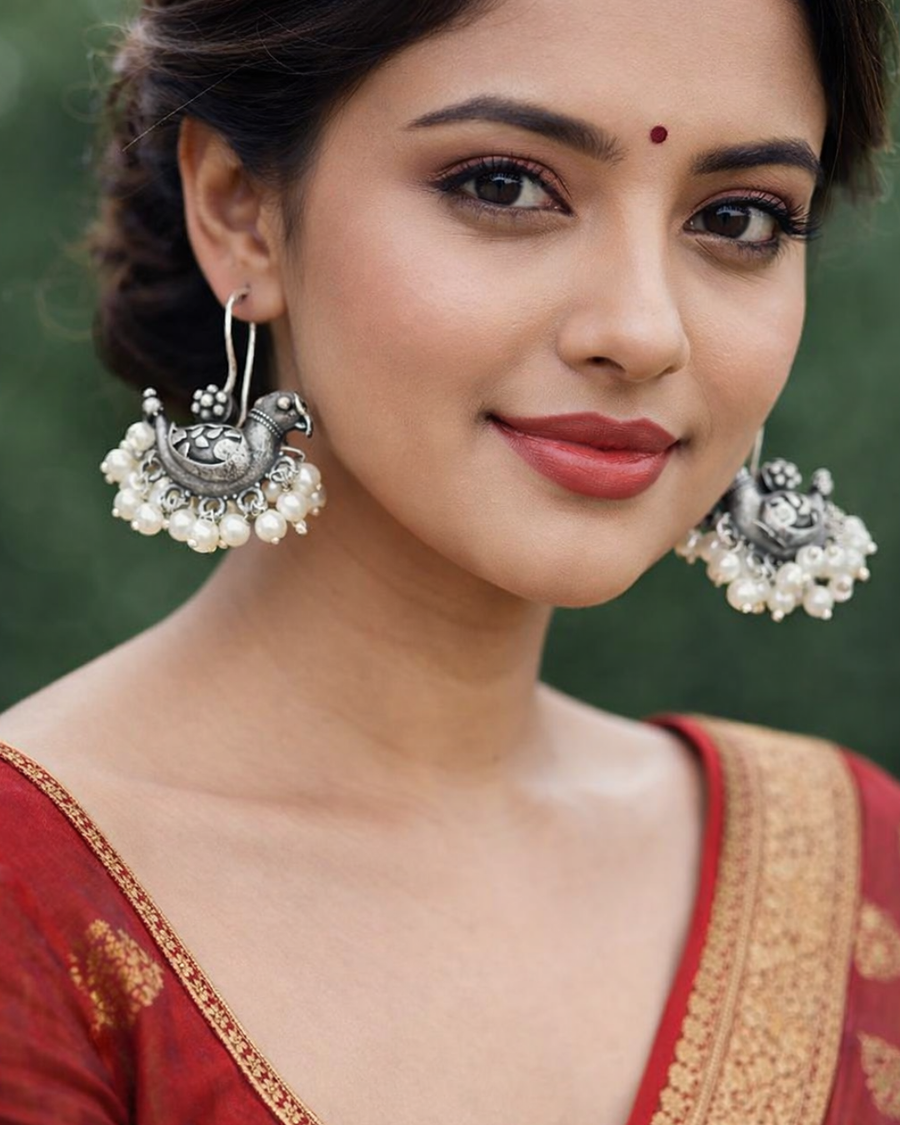 Delicate white pearl drops earrings