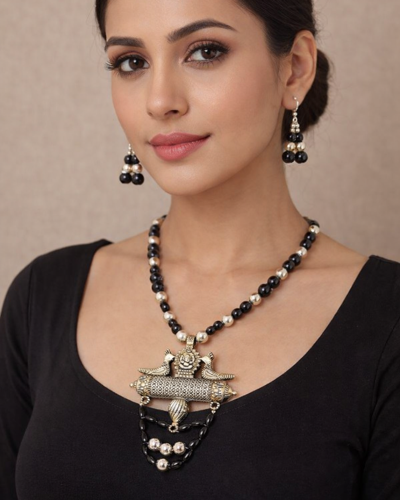 Black beaded necklace set