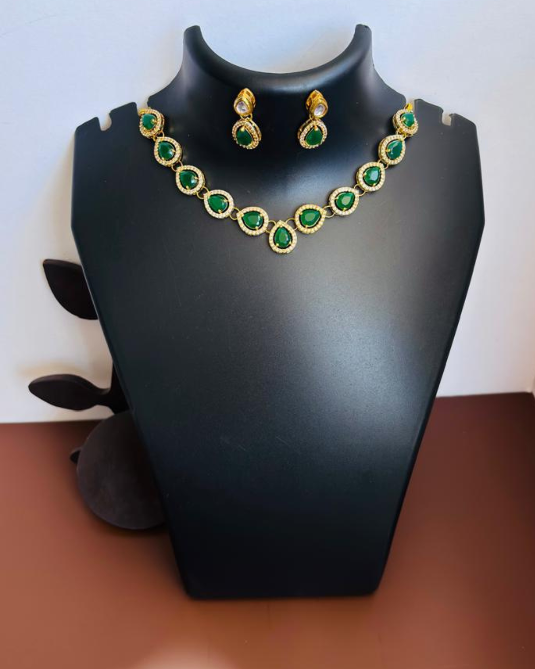 Premium Gold-Plated Emerald necklace