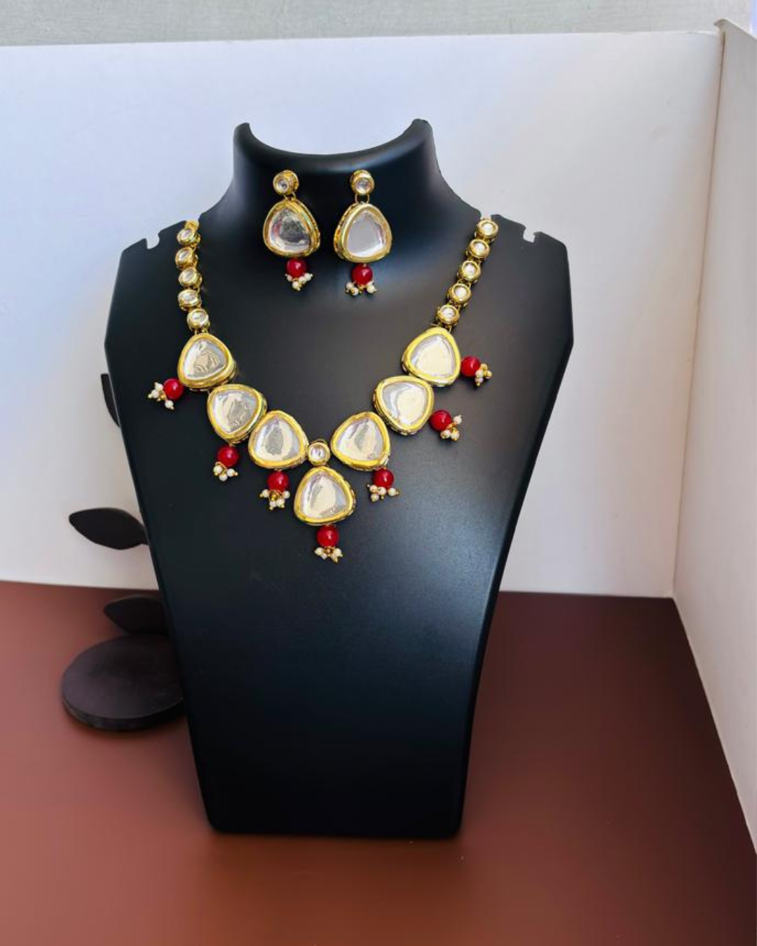Royal kundan necklace with earrings