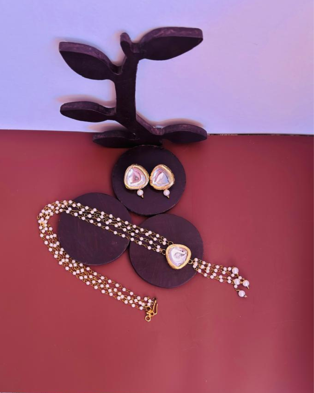 Elegant kundan pearl necklace with stud